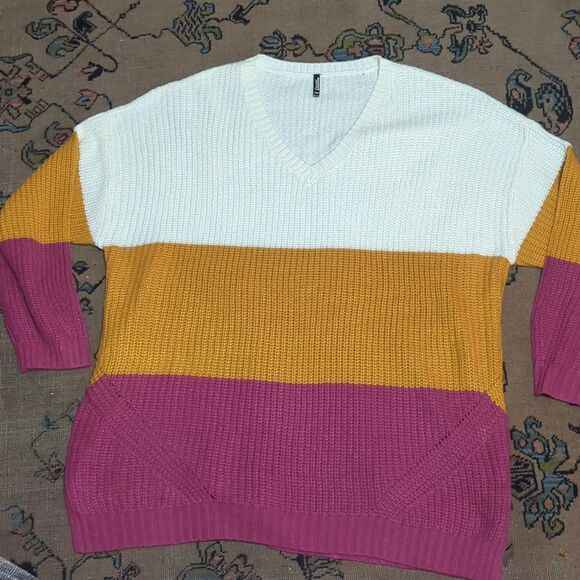 Stay Loose Crewneck Sweater curated by instant message - Picture 2 of 8